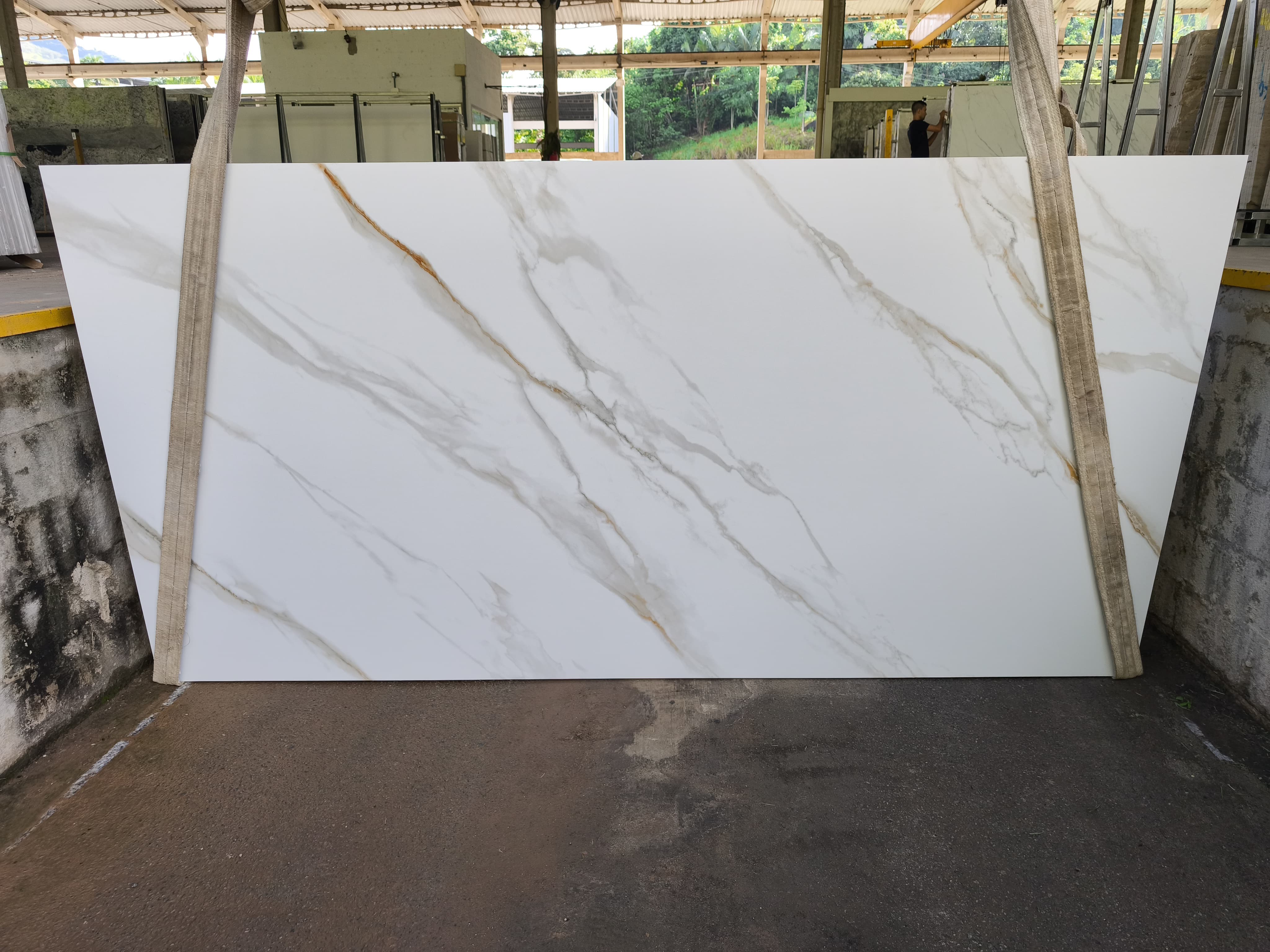 Calacata Gold — Laminart Collection